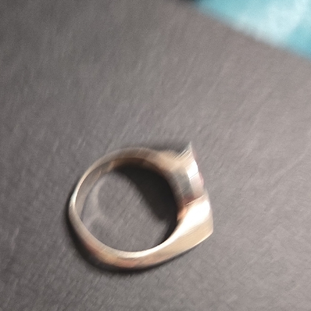 Elegant Silver and Pink Gemstone Women's Ring - Picture 6 of 11